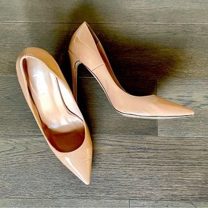 Nude classic pumps, US 12.